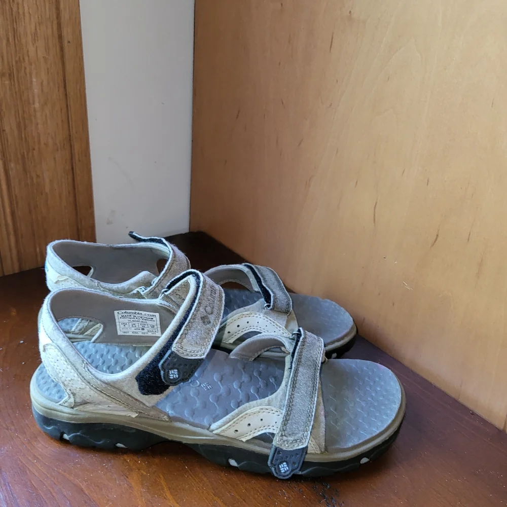 Columbia Light Tan Outdoor Hiking Sandals
